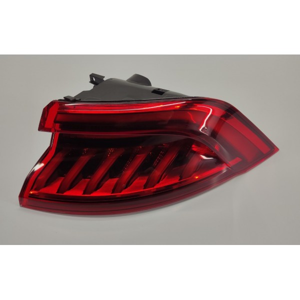 Lanterna Traseira Direita Audi Q8 2019 4m8945070 Direito Vermelho