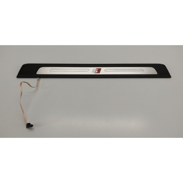 Soleira Porta Dianteira Esquerda Audi Q8 2019 4m8947405