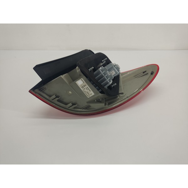 Lanterna Lateral Traseira Esquerda Led Mercedes B200 2015 Esquerdo Vermelho