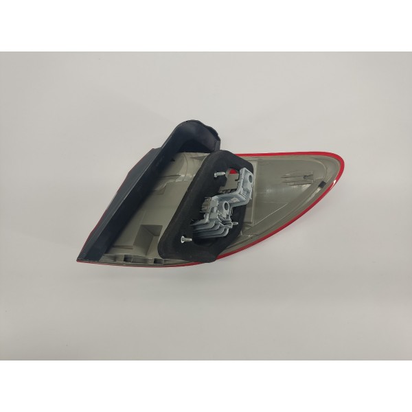 Lanterna Lateral Traseira Esquerda Led Mercedes B200 2015 Esquerdo Vermelho