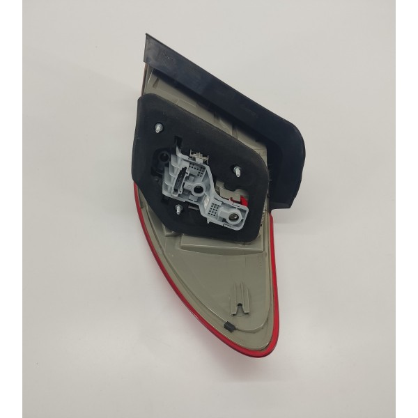 Lanterna Lateral Traseira Esquerda Led Mercedes B200 2015 Esquerdo Vermelho