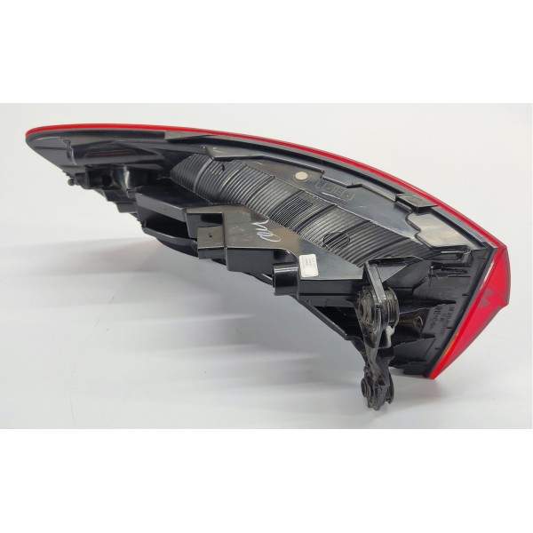 Lanterna Traseira Direita Vw Jetta Gli 230cv 2019 Direito Vermelho