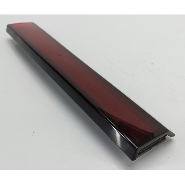 Acabamento Lanterna Traseira Esquerda Nissan Kicks 2021 Vermelho