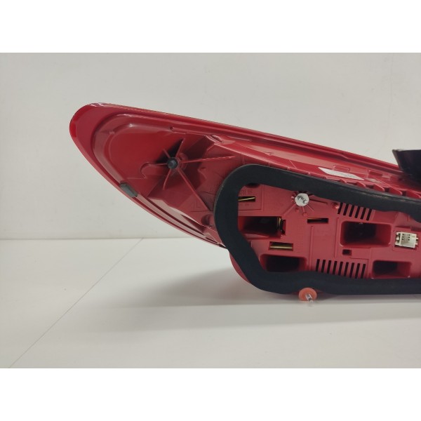 Lanterna Direita Mercedes Cla 45 Amg 2016 A1179060401 Direito Vermelho