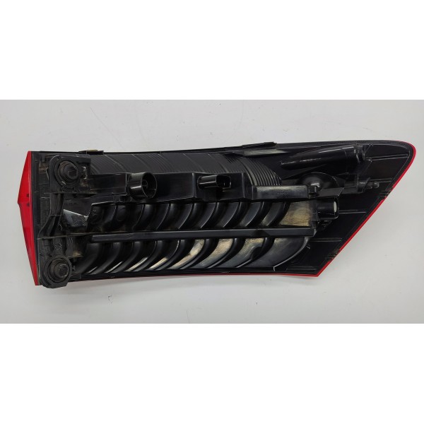 Lanterna Traseira Esquerda Vw Jetta Gli 230cv 2019 Esquerdo Vermelho