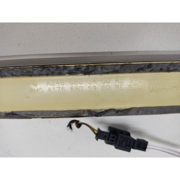 Soleira Porta Dianteira Direita Mercedes Cla 45 Amg 2016