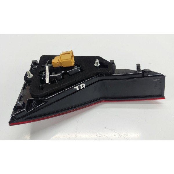 Lanterna Tampa Traseira Direita Vw Jetta Gli 230cv 2019 Direito/passageiro Vermelho