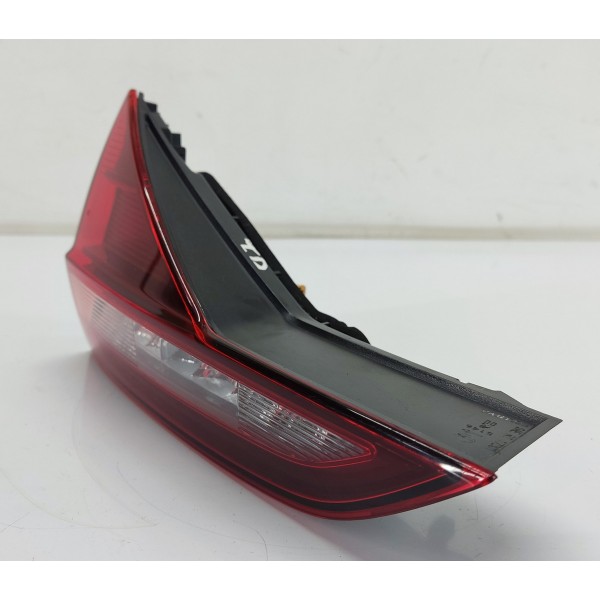 Lanterna Tampa Traseira Direita Vw Jetta Gli 230cv 2019 Direito/passageiro Vermelho