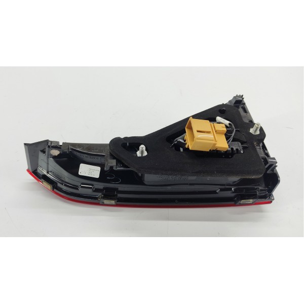 Lanterna Tampa Traseira Direita Vw Jetta Gli 230cv 2019 Direito/passageiro Vermelho