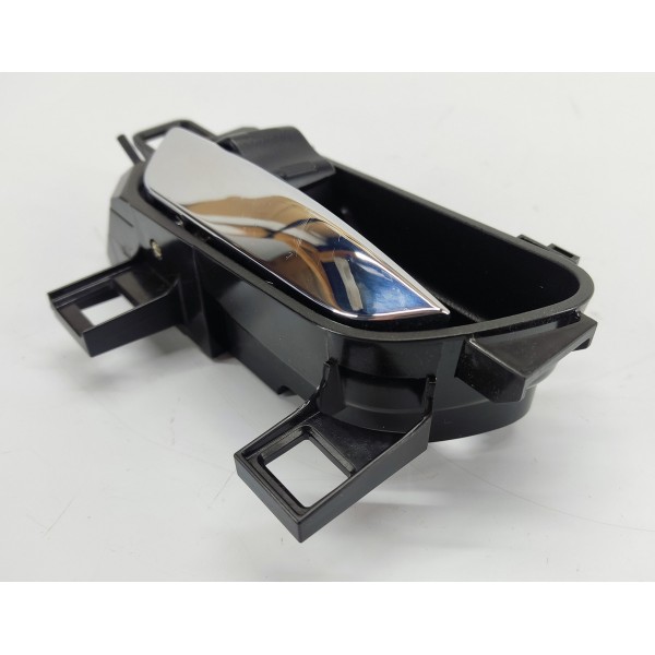 Maçaneta Interna Traseira Esquerda Nissan Kicks 2021 5rb Dianteira