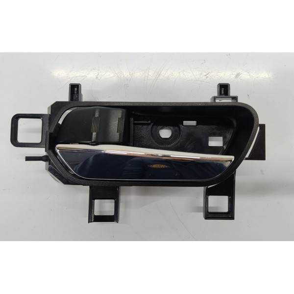 Maçaneta Interna Traseira Esquerda Nissan Kicks 2021 5rb Dianteira