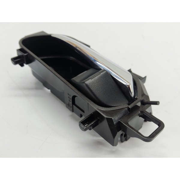 Maçaneta Interna Traseira Esquerda Nissan Kicks 2021 5rb Dianteira