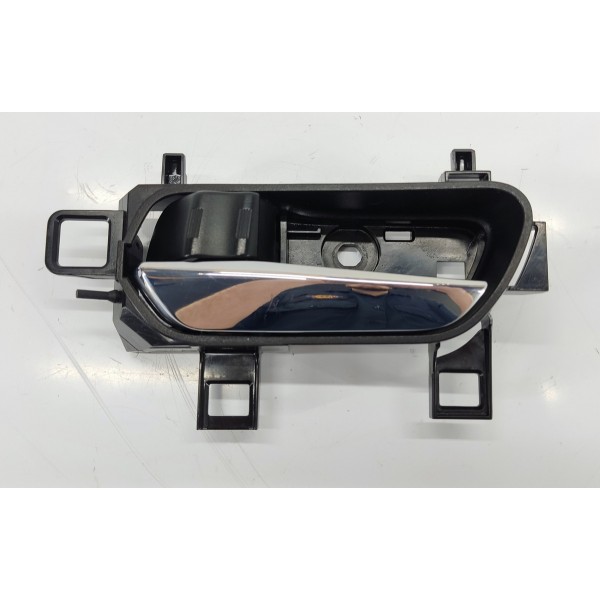 Maçaneta Interna Dianteira Esquerda Nissan Kicks 2021 5rb Traseira