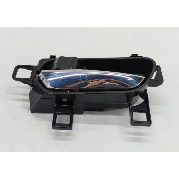 Maçaneta Interna Dianteira Esquerda Nissan Kicks 2021 5rb Traseira