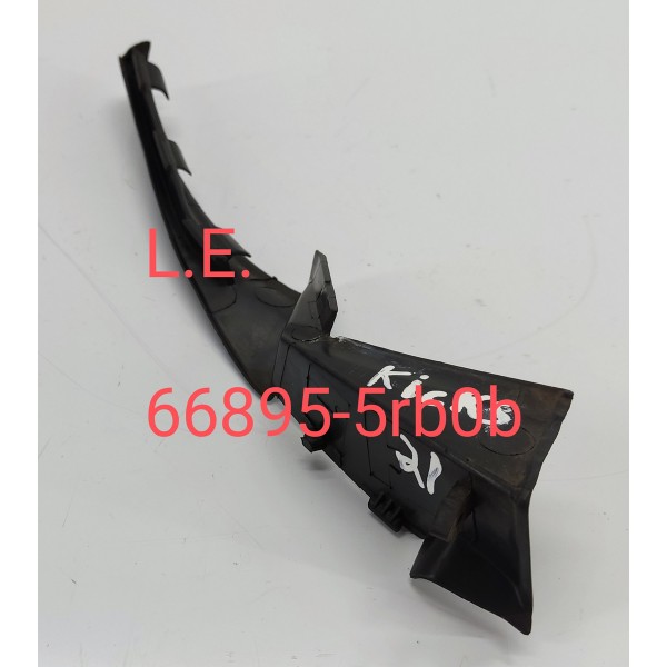 Acabamento Churrasqueira Esquerdo Nissan Kicks 2021 Preto