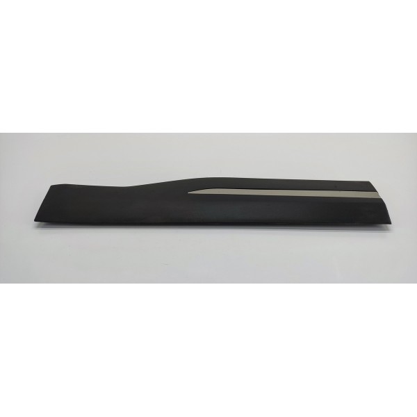 Friso Porta Traseira Direita Nissan Kicks 2021 828705ra1a Preto