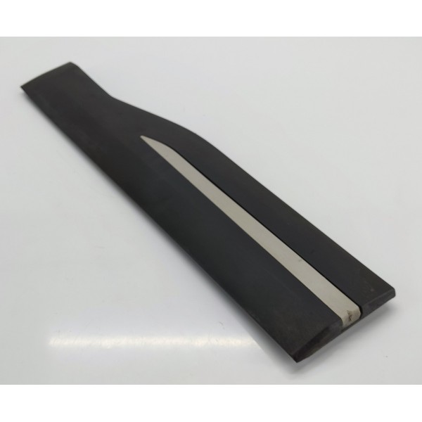 Friso Porta Traseira Direita Nissan Kicks 2021 828705ra1a Preto