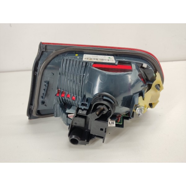 Lanterna Tampa Traseira Esquerda Bmw 320i N20 2015 Esquerdo Vermelho