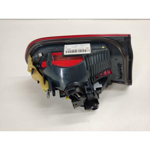 Lanterna Tampa Traseira Direita Bmw 320i N20 2015 Direito Vermelho