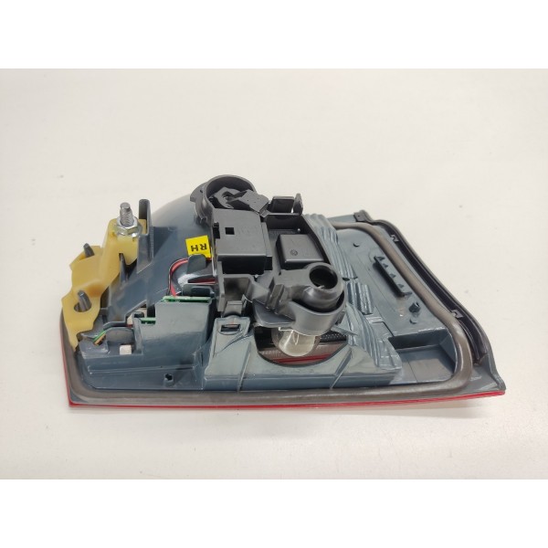 Lanterna Tampa Traseira Direita Bmw 320i N20 2015 Direito Vermelho