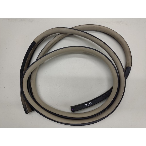 Borracha Carroceria Porta Traseira Direita Fusion V6 2010