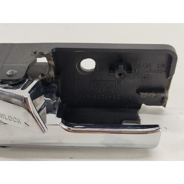 Maçaneta Interna Dianteira Esquerda Fusion V6 2010 C Detalhe Dianteira