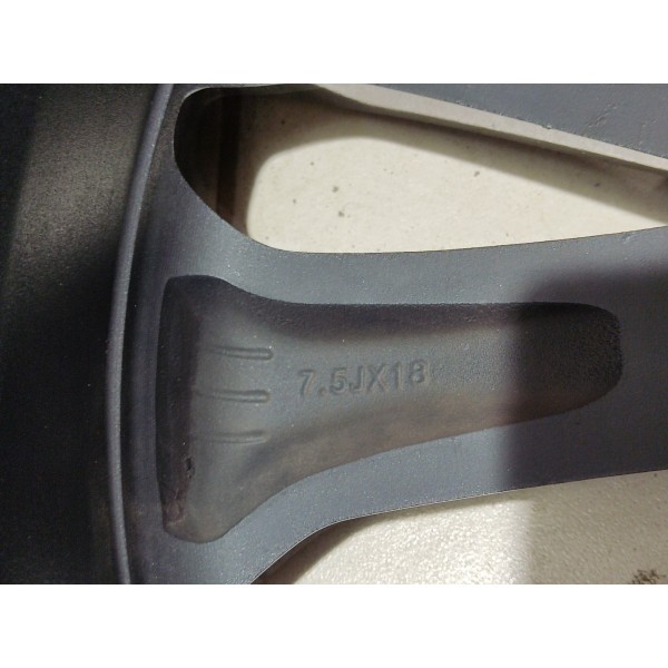 Aro Pneu Roda R18 Hyundai Azera 3.0 2014 52910 2p280 Prateado