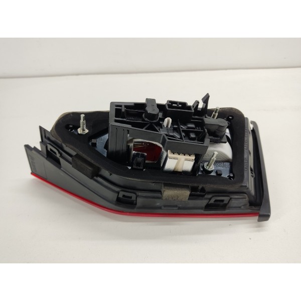 Lanterna Tampa Traseira Esquerda Audi A3 2016 Esquerdo Vermelho