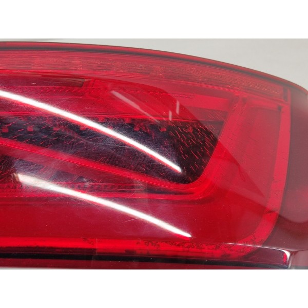 Lanterna Traseira Direita Audi A3 2016 Detalhe Direito Vermelho
