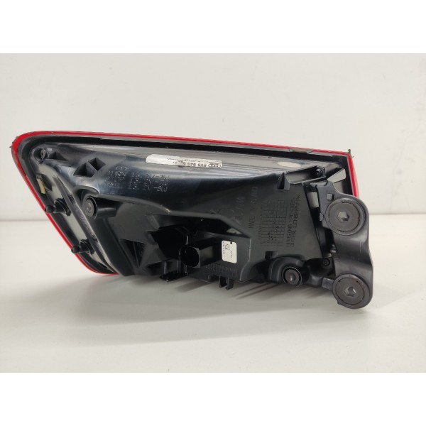 Lanterna Traseira Direita Audi A3 2016 Detalhe Direito Vermelho