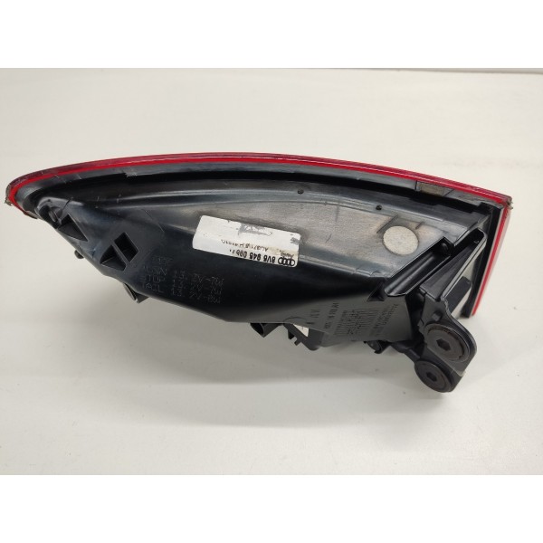 Lanterna Traseira Direita Audi A3 2016 Detalhe Direito Vermelho