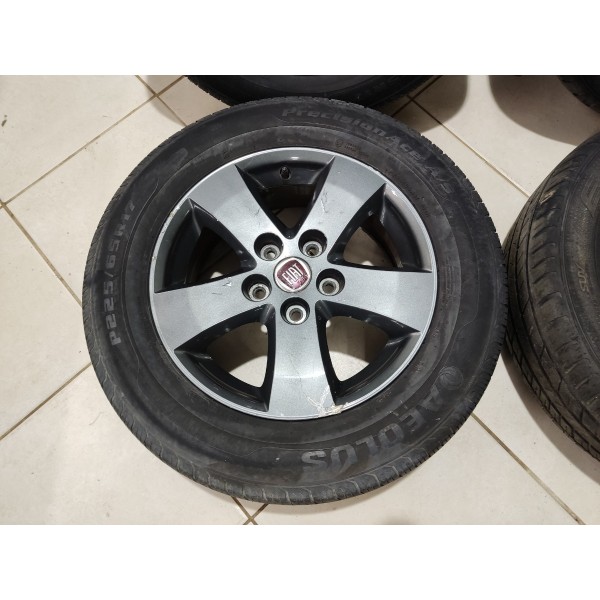 Jogo Roda R18 Fiat Freemont 2012 Pneu Ruim Preto