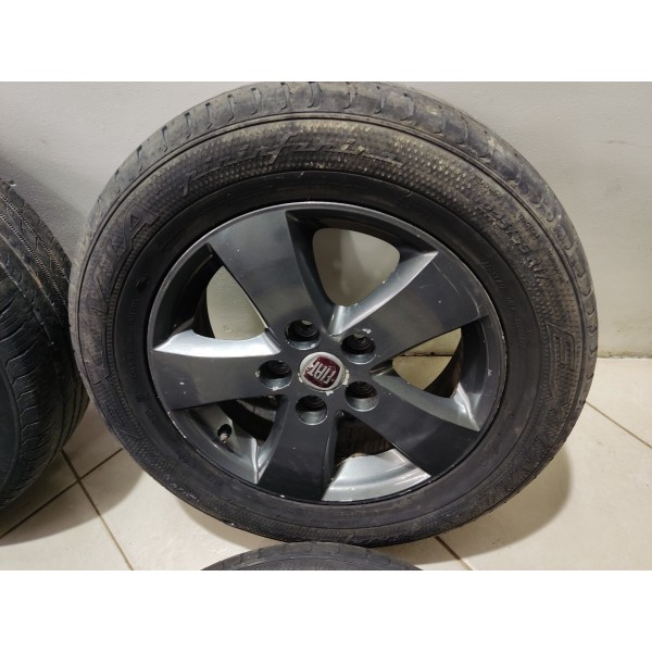 Jogo Roda R18 Fiat Freemont 2012 Pneu Ruim Preto