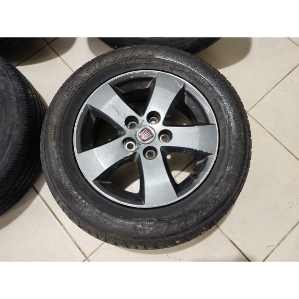 Jogo Roda R18 Fiat Freemont 2012 Pneu Ruim Preto