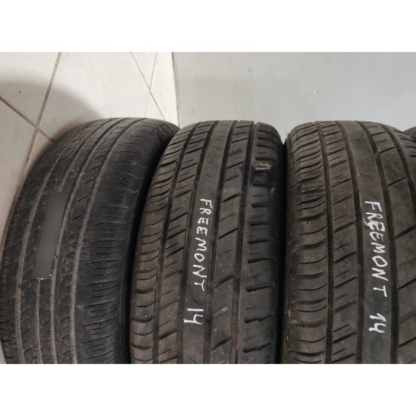 Jogo Roda R18 Fiat Freemont 2012 Pneu Ruim Preto