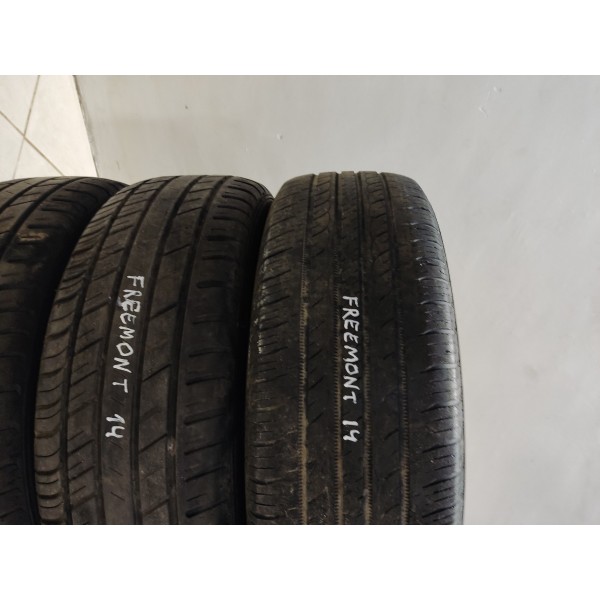 Jogo Roda R18 Fiat Freemont 2012 Pneu Ruim Preto