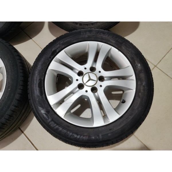 Jogo Roda R16 Mercedes B200 2011 Pneu Ruim Preto