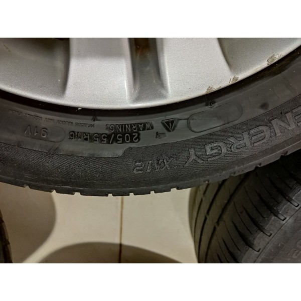 Jogo Roda R16 Mercedes B200 2011 Pneu Ruim Preto