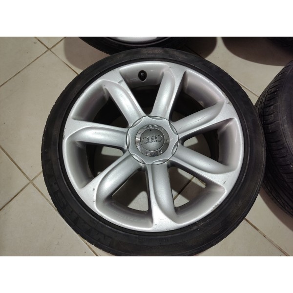 Jogo Roda R18 Audi Tt Roadster 2012 Preto