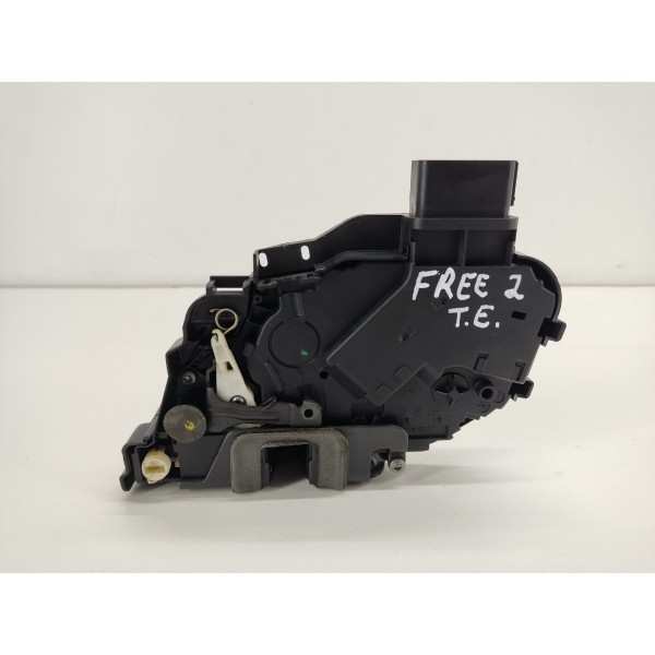 Fechadura Porta Traseira /e Freelander 2 2008 Gasolina