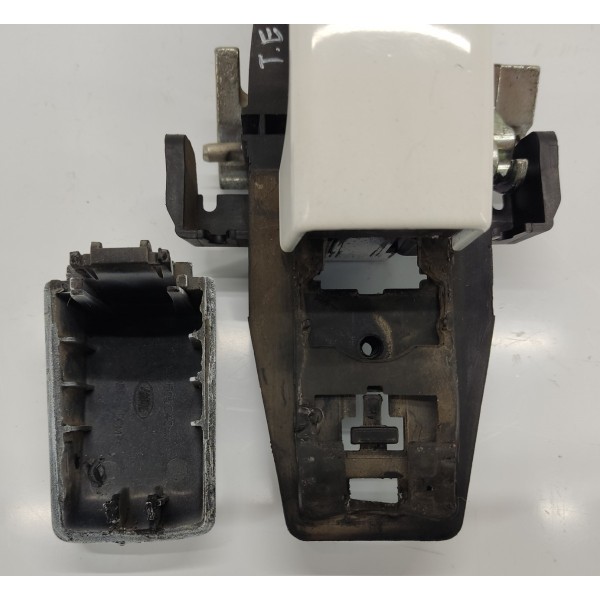 Maçaneta Externa T.e Discovery 4 3.0 2012 C/detalhe Traseira