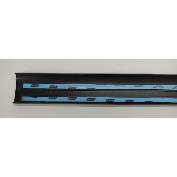 Acabamento Superior Vidro Lateral T.e Discovery 4 2012 Preto