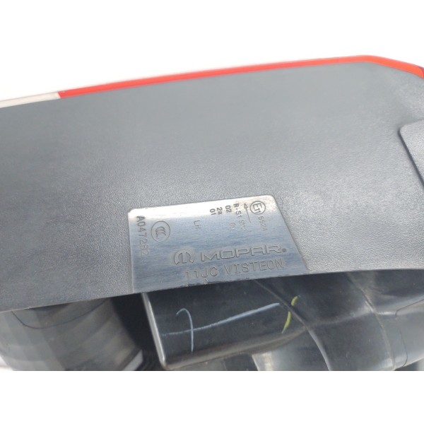 Lanterna Traseira Esquerda Freemont 2.4 2012 Com Led  Direito Vermelho