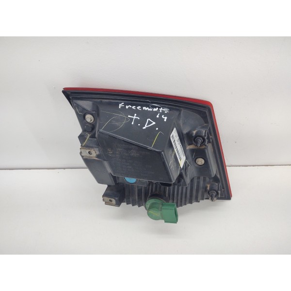 Lanterna Tampa Traseira Lado Direito Freemont 2.4 2012 Direito Vermelho