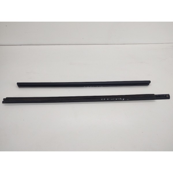 Pestana Porta Dianteira Direita Freemont 2.4 2012