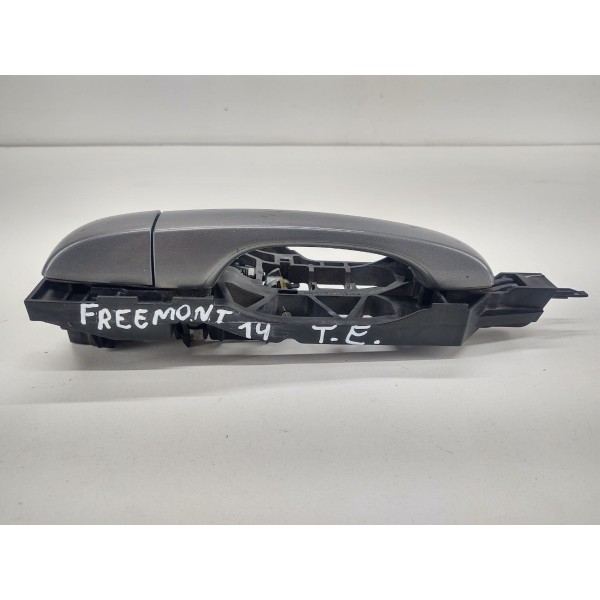 Maçaneta Externa Traseira Esquerda Freemont 2.4 2012 Cinza-escuro Traseira