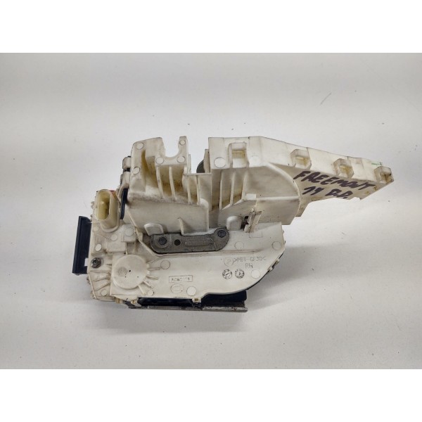 Fechadura Porta Dianteira Direita Freemont 2.4 2012