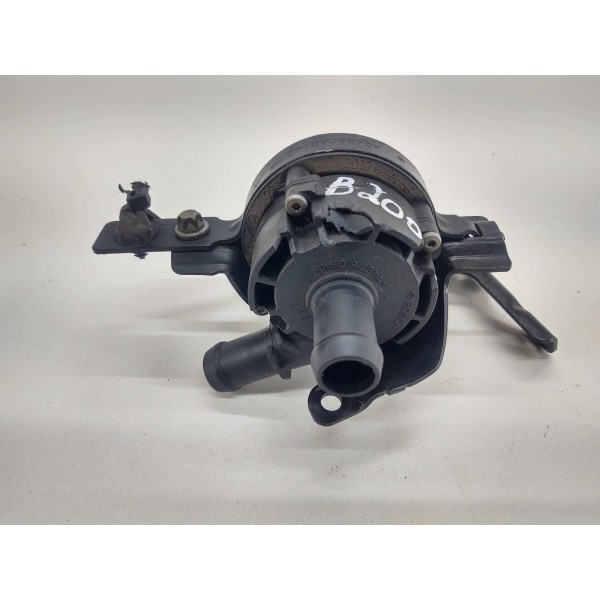 Bomba Agua Auxiliar Mercedes B200 2015