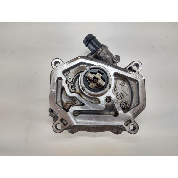 Bomba Vácuo Mercedes B200 2015 11