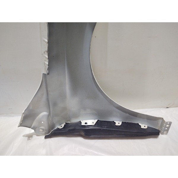 Para Lama Lado Esquerdo Mercedes B200 2015